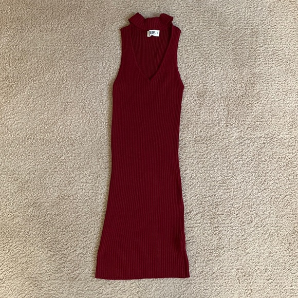 LF Dresses & Skirts - Fitted cutout knit dress